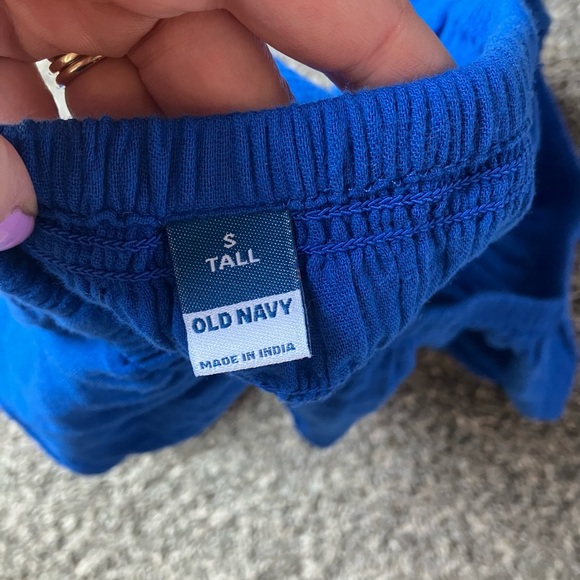 Old Navy Blue Ruffled Smocked Crop Top - Picture 4 of 4